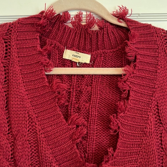 Distressed sweater - Picture 2 of 3